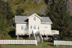 Ramberghouse 1904 på vakre Ramberg i Lofoten